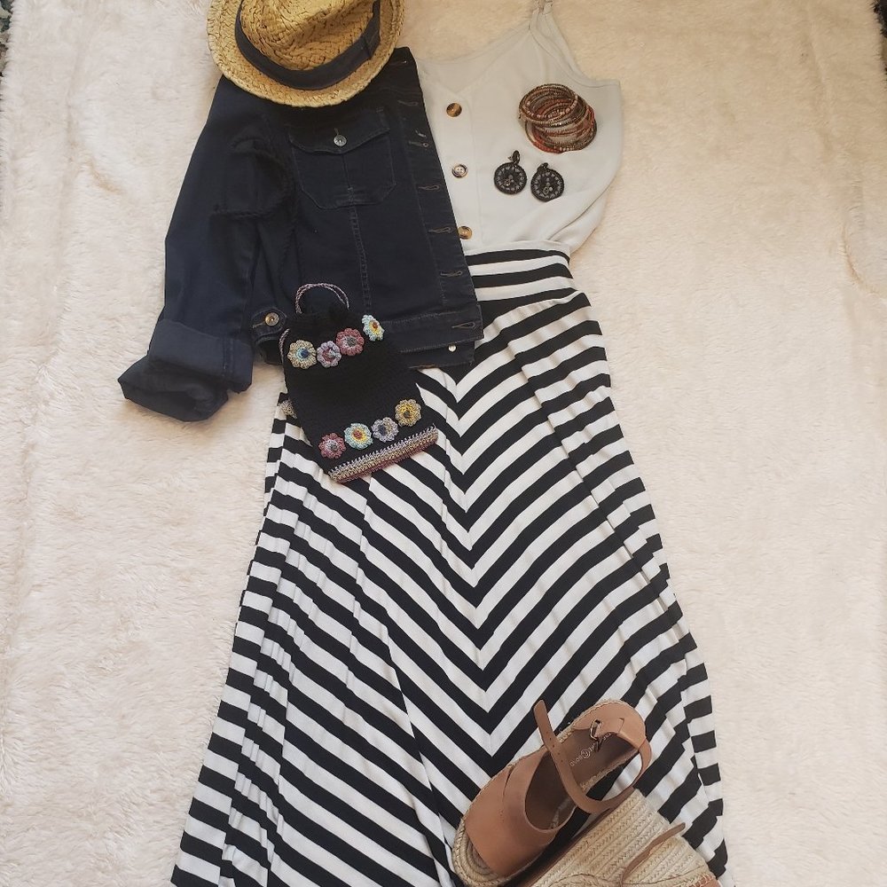 New Directions black and white maxi skirt